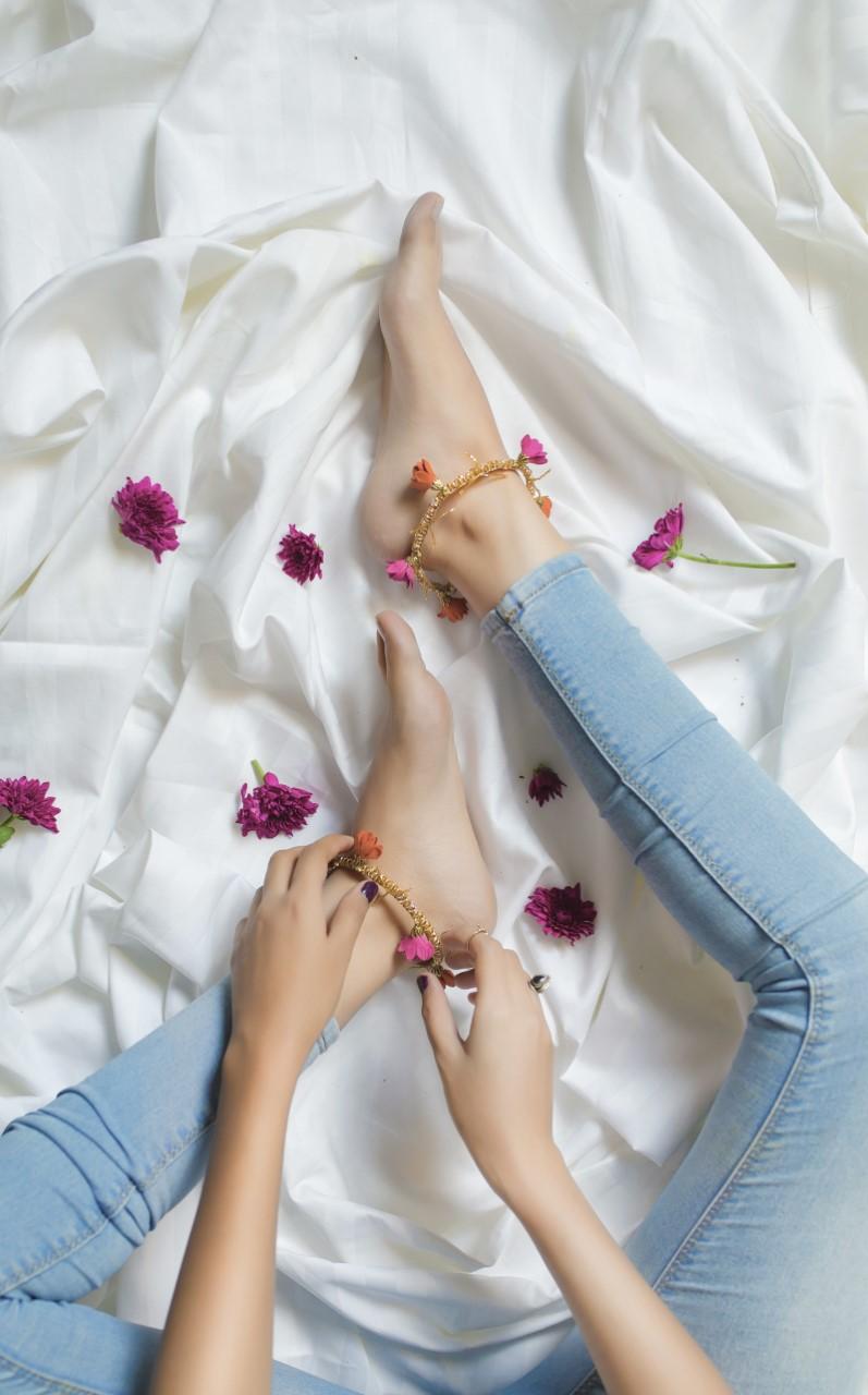 FLORAL ANKLET